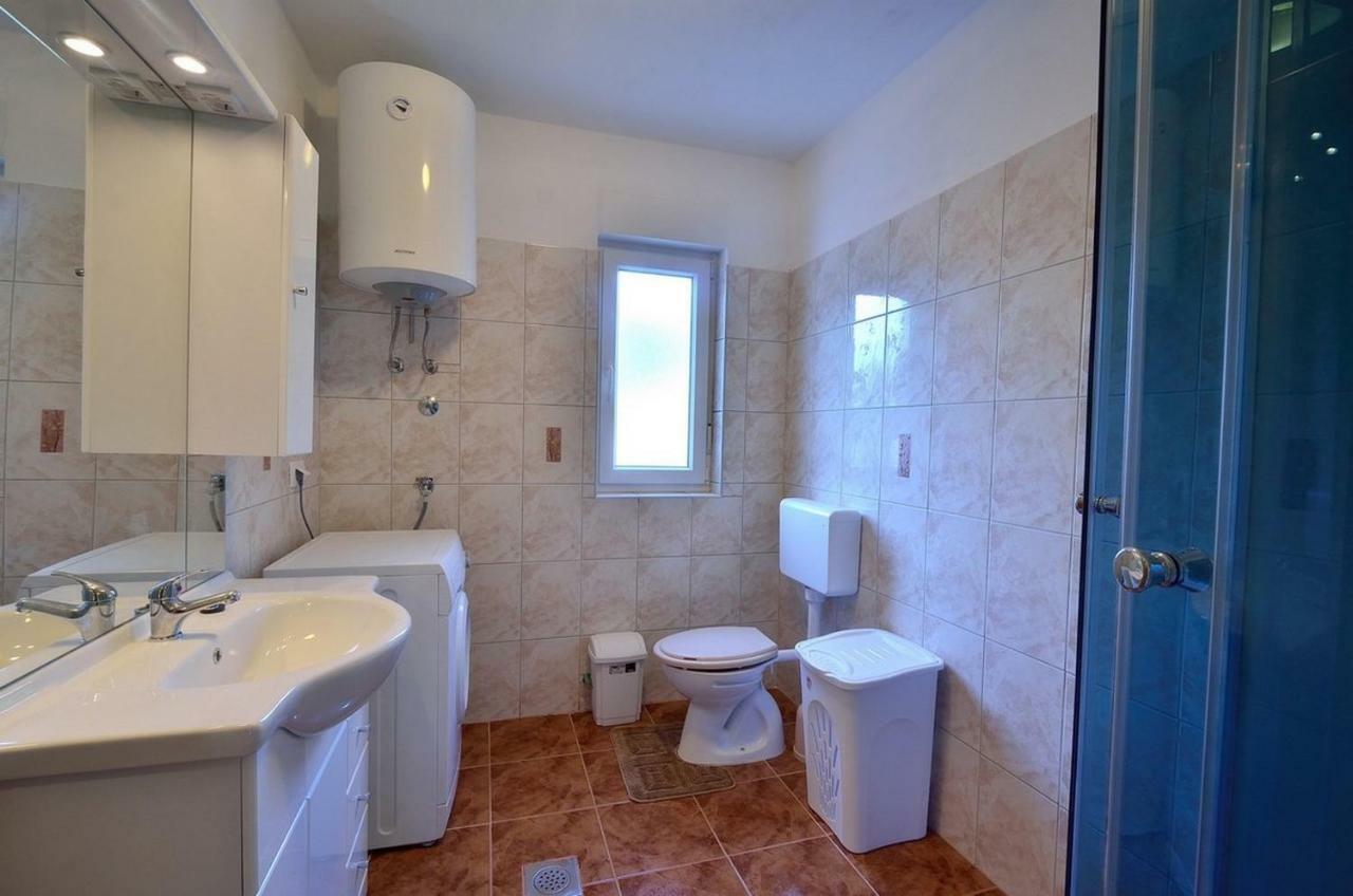 Apartment Nada With Private Pool Buzet Exterior photo